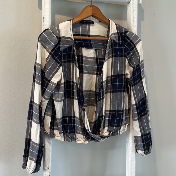 𝅺sanctuary plaid flannel wrap style top size small - Picture 2 of 6